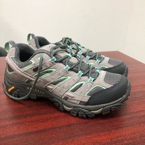 Merrell Women's Gray and Mint Winter Boots